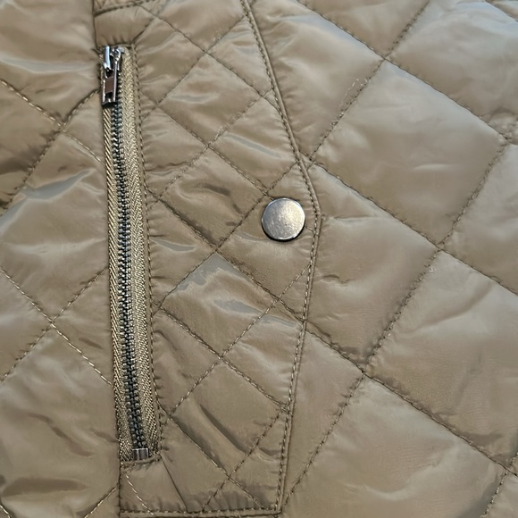 Army Green Quilted Vest NWT - Picture 7 of 9